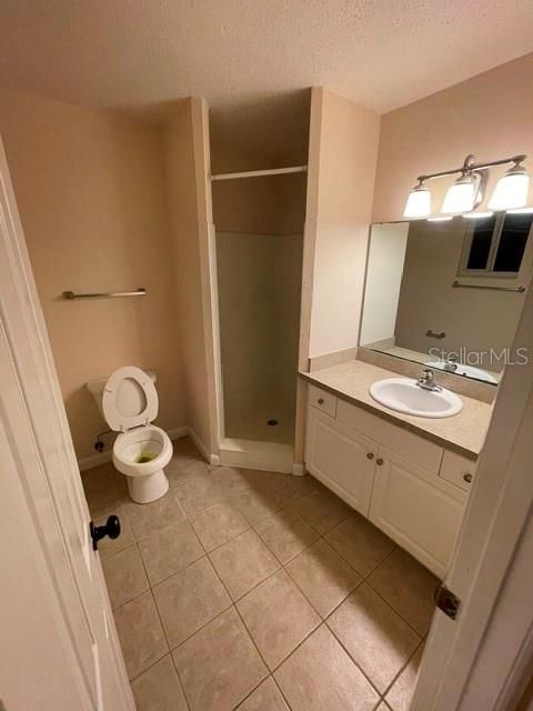 For Rent: $1,450 (3 beds, 2 baths, 1384 Square Feet)