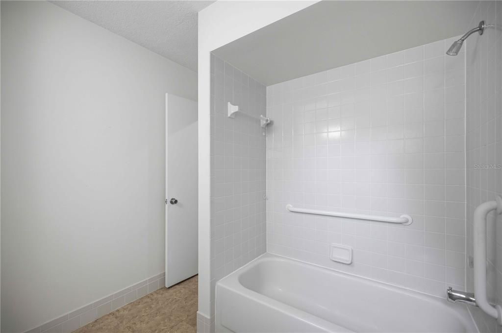 En Venta: $209,900 (2 camas, 2 baños, 990 Pies cuadrados)