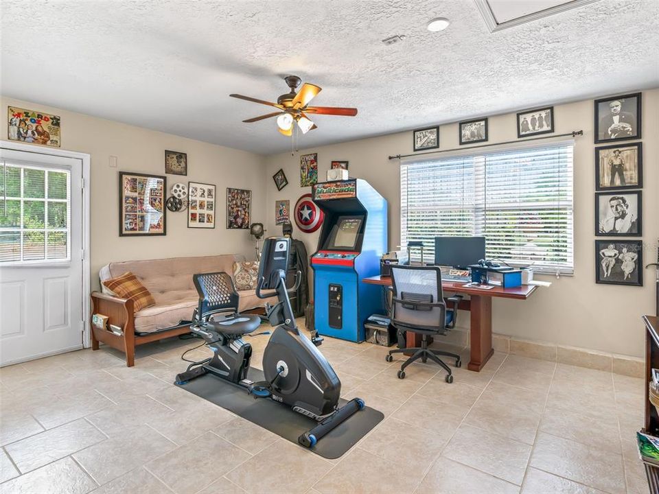 For Sale: $1,325,000 (6 beds, 3 baths, 3141 Square Feet)