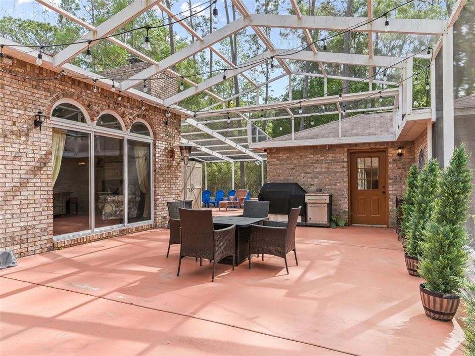 For Sale: $1,325,000 (6 beds, 3 baths, 3141 Square Feet)