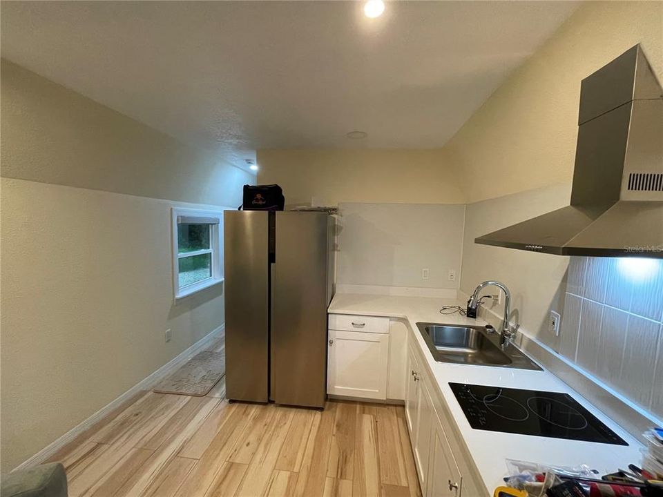 For Sale: $129,900 (1 beds, 1 baths, 234 Square Feet)