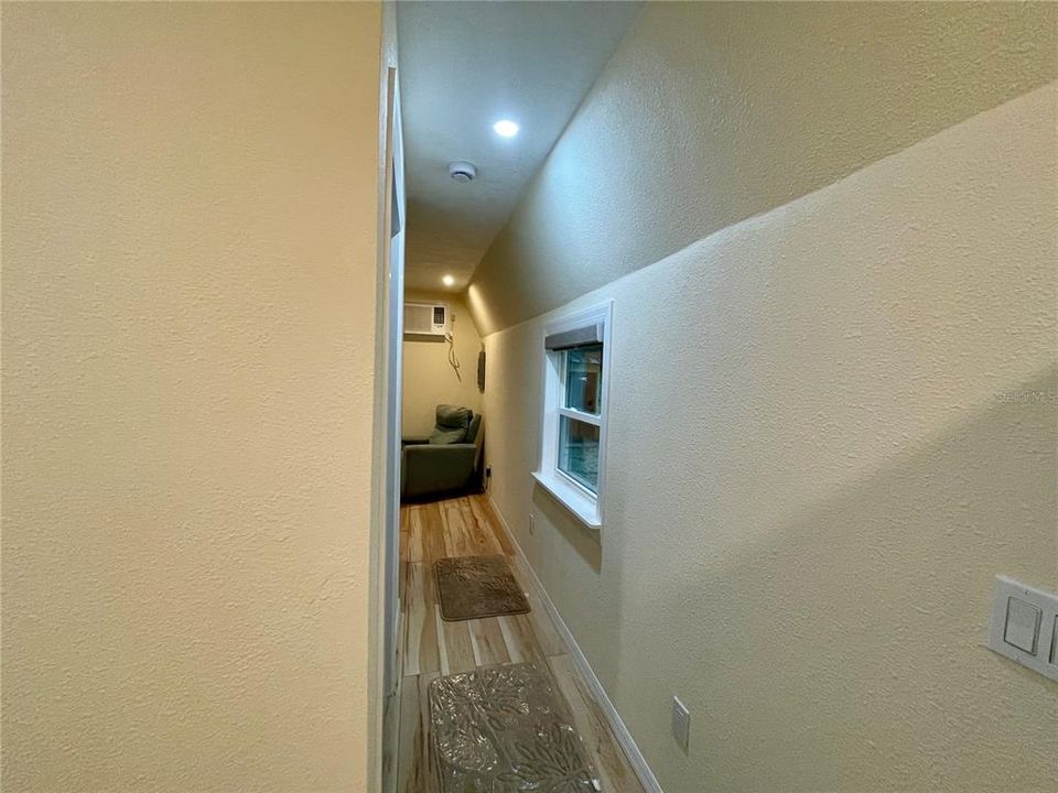 For Sale: $129,900 (1 beds, 1 baths, 234 Square Feet)
