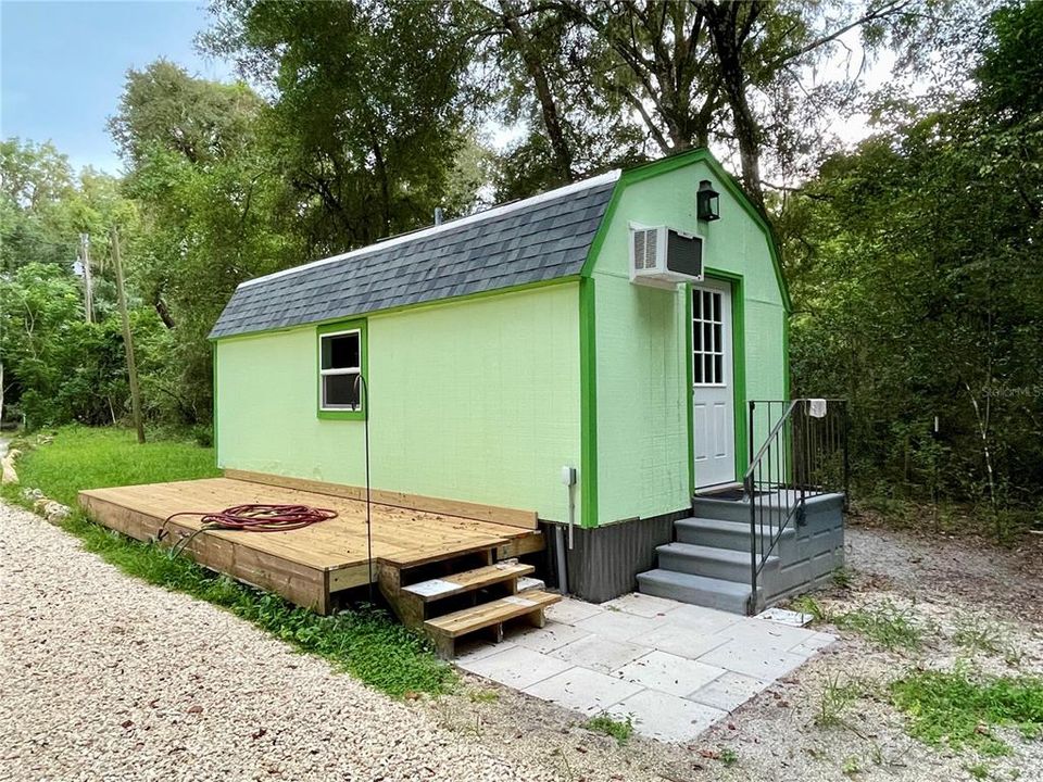 For Sale: $129,900 (1 beds, 1 baths, 234 Square Feet)