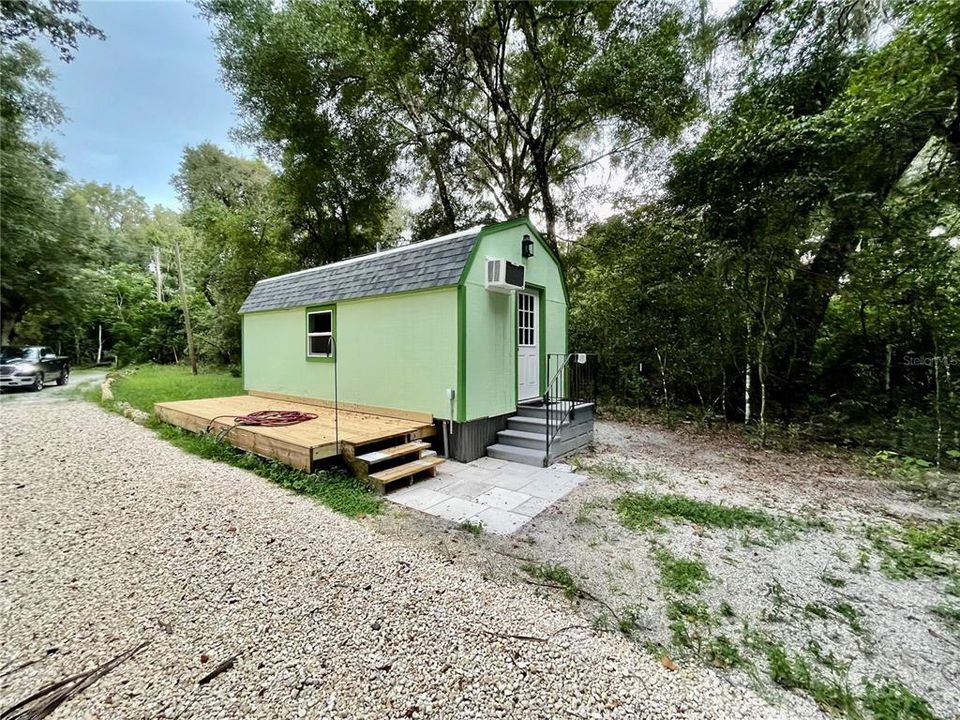 For Sale: $129,900 (1 beds, 1 baths, 234 Square Feet)