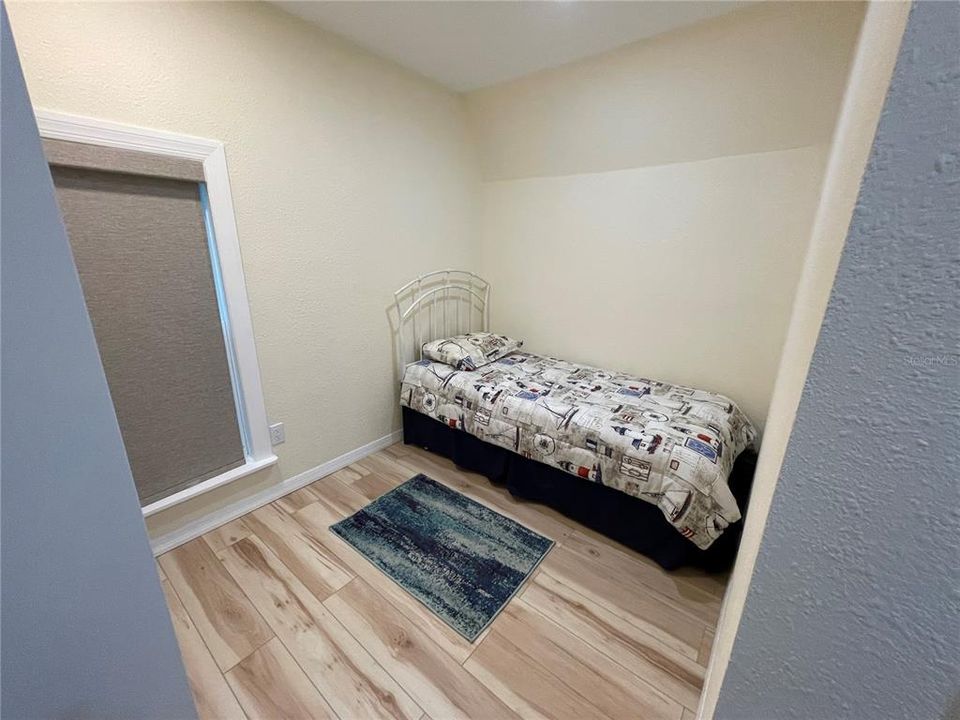For Sale: $129,900 (1 beds, 1 baths, 234 Square Feet)