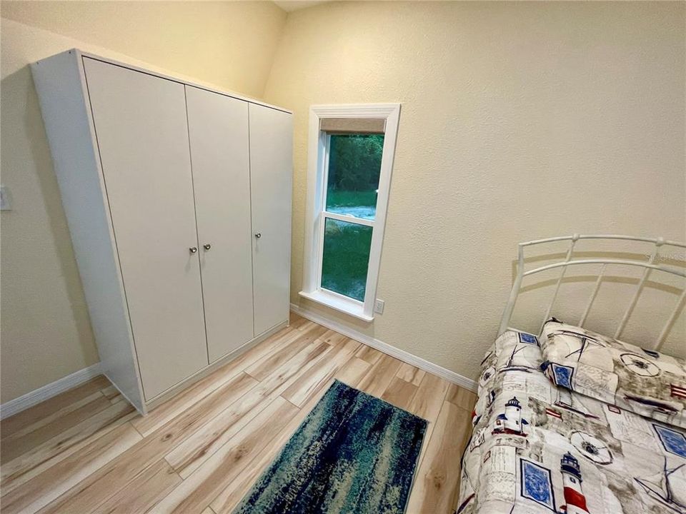 For Sale: $129,900 (1 beds, 1 baths, 234 Square Feet)