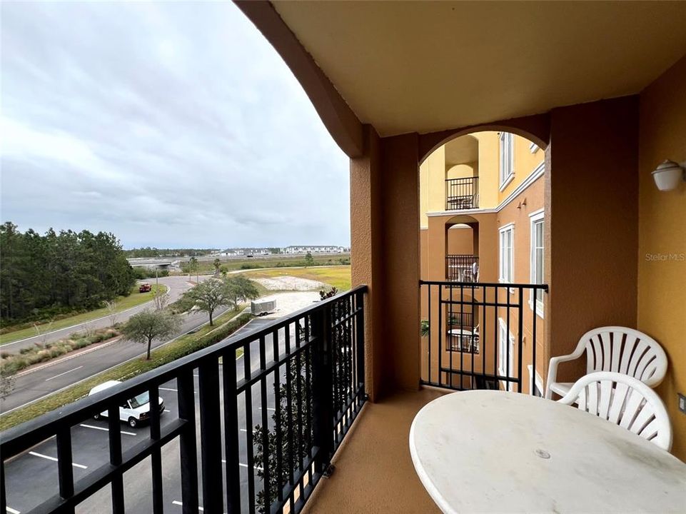 For Sale: $145,000 (2 beds, 2 baths, 1060 Square Feet)