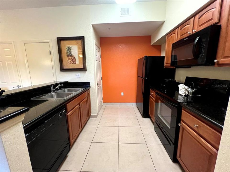 For Sale: $145,000 (2 beds, 2 baths, 1060 Square Feet)