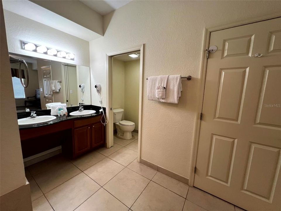 For Sale: $145,000 (2 beds, 2 baths, 1060 Square Feet)