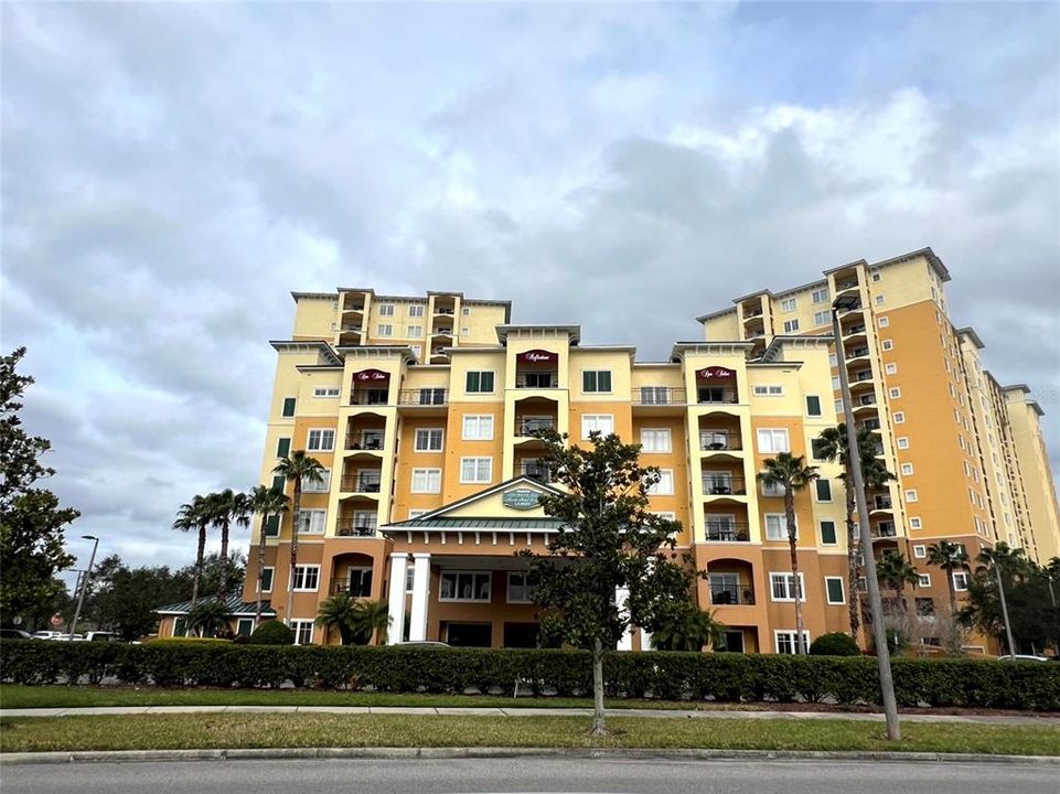 For Sale: $145,000 (2 beds, 2 baths, 1060 Square Feet)