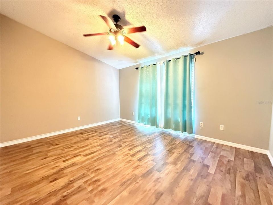 For Rent: $1,700 (3 beds, 3 baths, 1412 Square Feet)