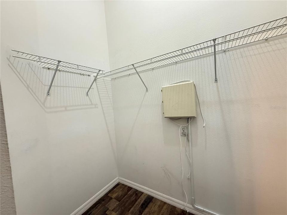 For Rent: $1,700 (3 beds, 3 baths, 1412 Square Feet)