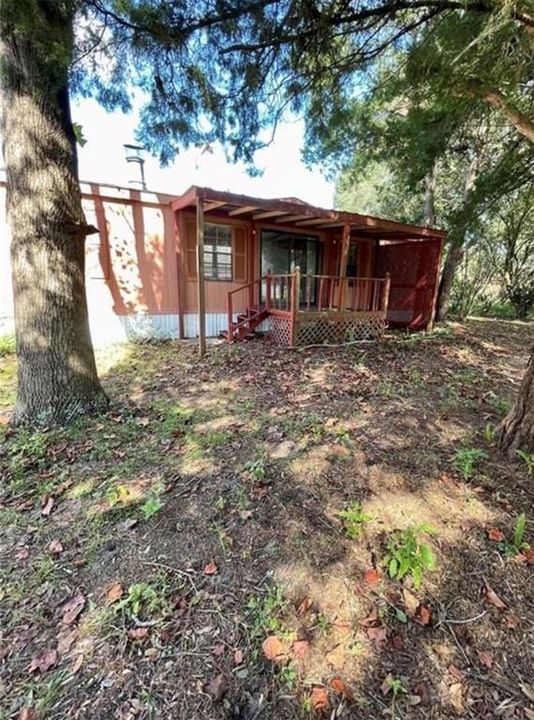 For Sale: $140,000 (2 beds, 1 baths, 896 Square Feet)