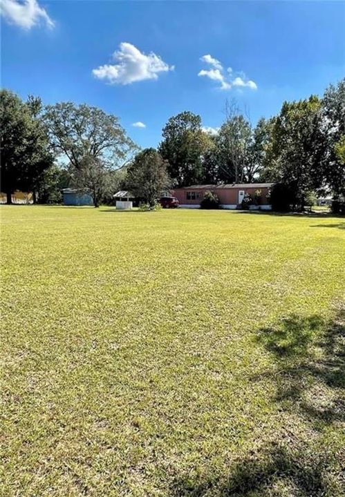 For Sale: $140,000 (2 beds, 1 baths, 896 Square Feet)