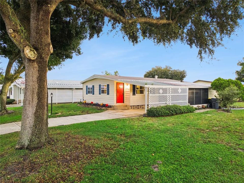 For Sale: $165,000 (2 beds, 2 baths, 1014 Square Feet)