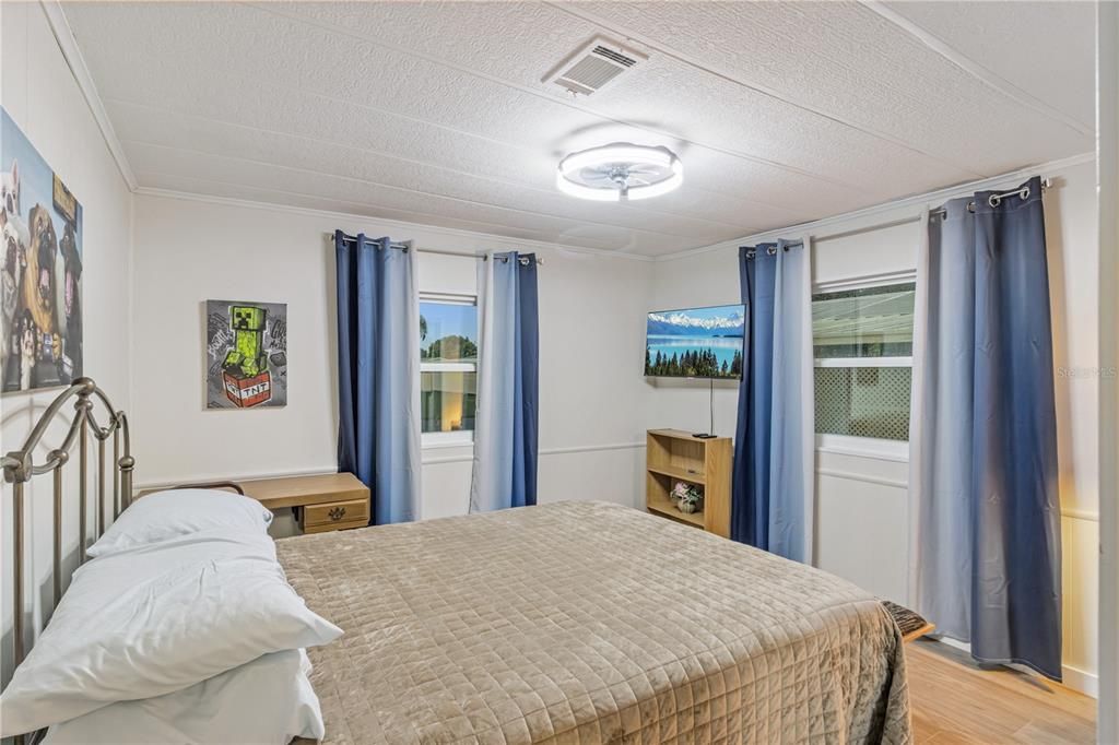 For Sale: $165,000 (2 beds, 2 baths, 1014 Square Feet)