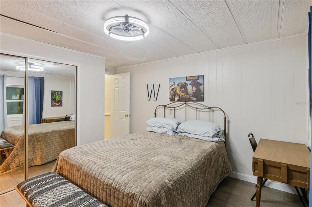 For Sale: $165,000 (2 beds, 2 baths, 1014 Square Feet)