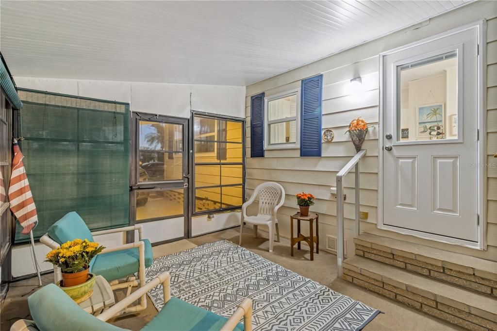 For Sale: $165,000 (2 beds, 2 baths, 1014 Square Feet)