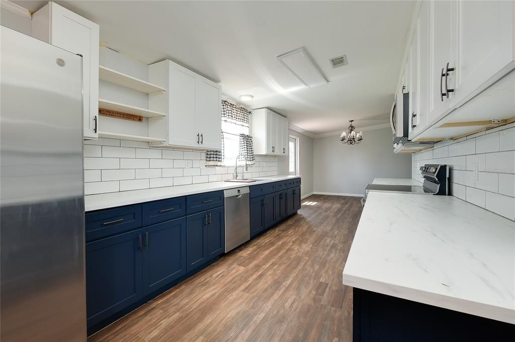 For Sale: $369,000 (4 beds, 2 baths, 1984 Square Feet)