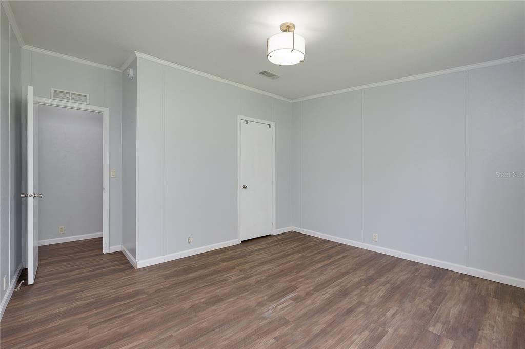 For Sale: $369,000 (4 beds, 2 baths, 1984 Square Feet)