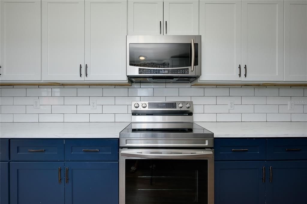 For Sale: $369,000 (4 beds, 2 baths, 1984 Square Feet)