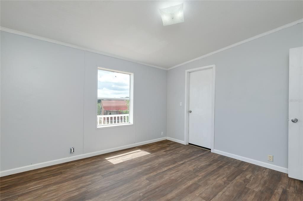 For Sale: $369,000 (4 beds, 2 baths, 1984 Square Feet)