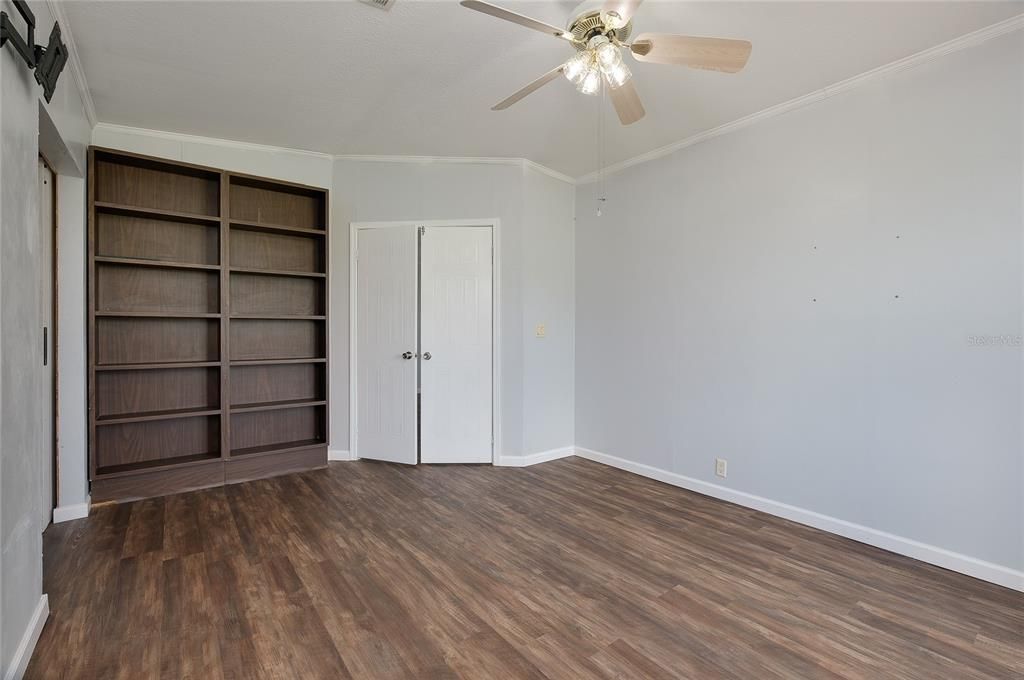 For Sale: $369,000 (4 beds, 2 baths, 1984 Square Feet)