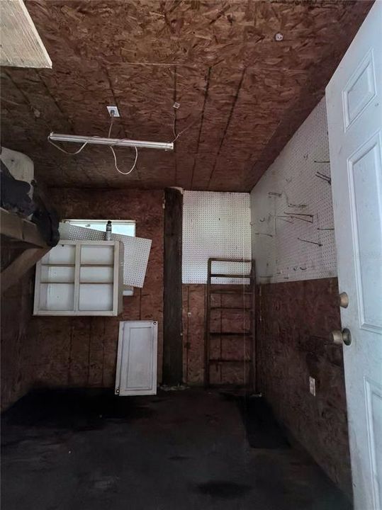 For Sale: $369,000 (4 beds, 2 baths, 1984 Square Feet)