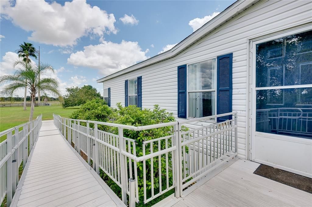 For Sale: $369,000 (4 beds, 2 baths, 1984 Square Feet)