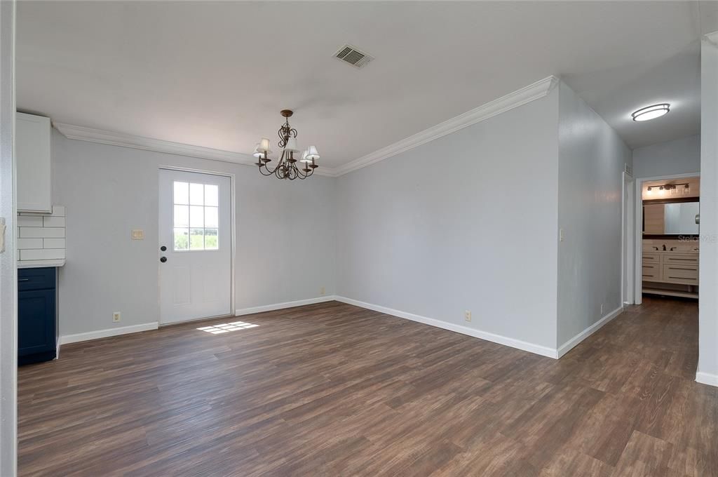 For Sale: $369,000 (4 beds, 2 baths, 1984 Square Feet)