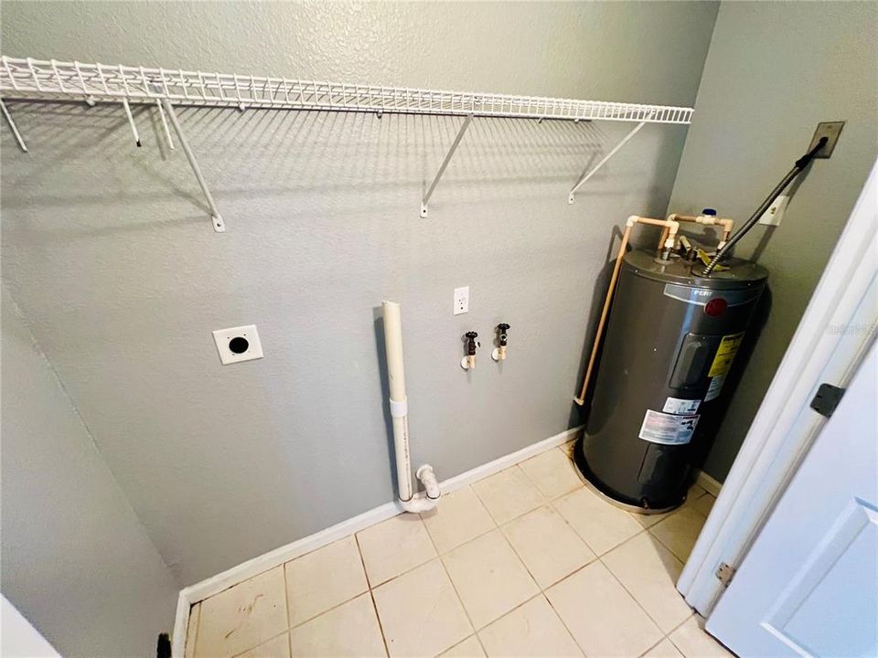 待售: $475,753 (12 贝兹, 0 浴室, 2496 平方英尺)