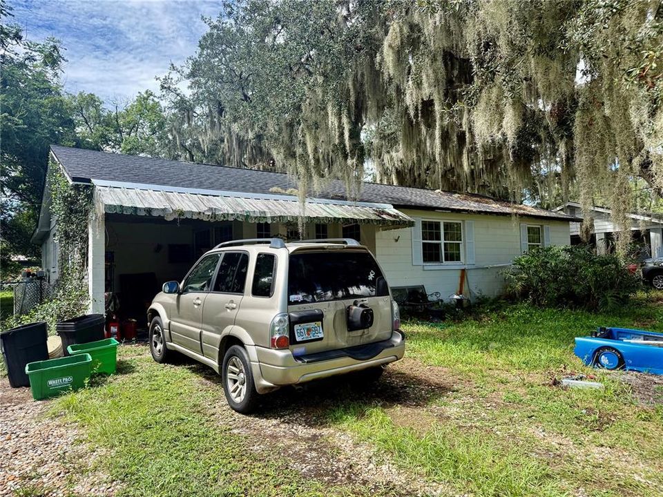 For Sale: $219,900 (2 beds, 1 baths, 960 Square Feet)