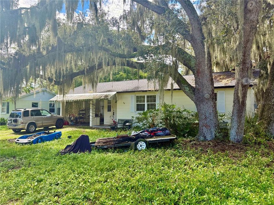 For Sale: $219,900 (2 beds, 1 baths, 960 Square Feet)