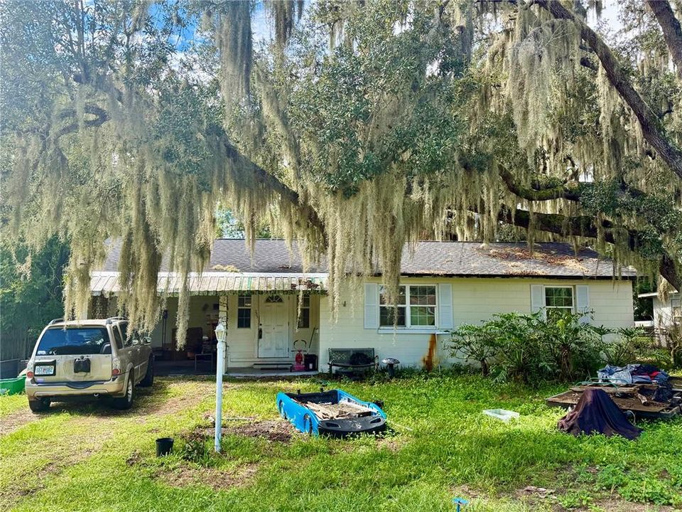 For Sale: $219,900 (2 beds, 1 baths, 960 Square Feet)