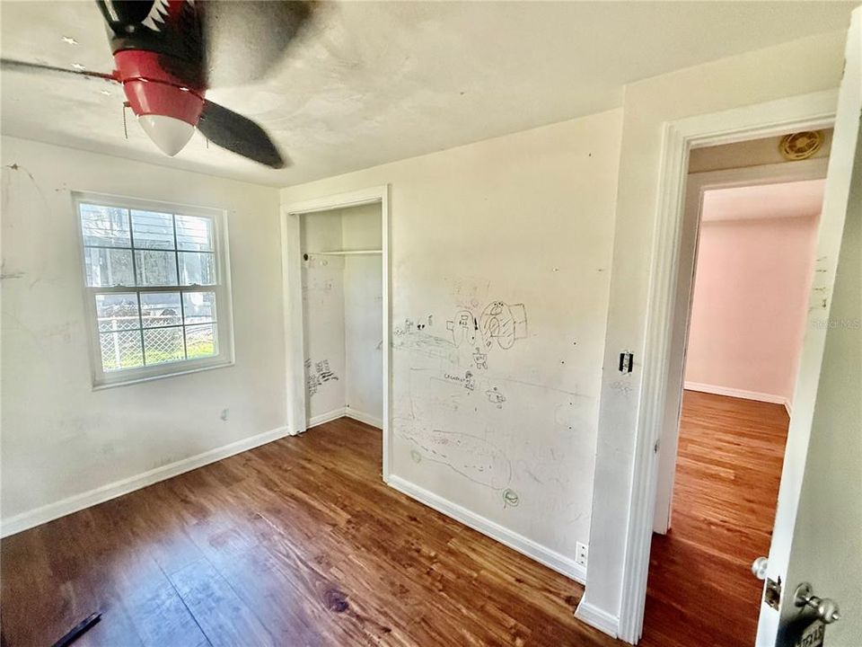 For Sale: $219,900 (2 beds, 1 baths, 960 Square Feet)