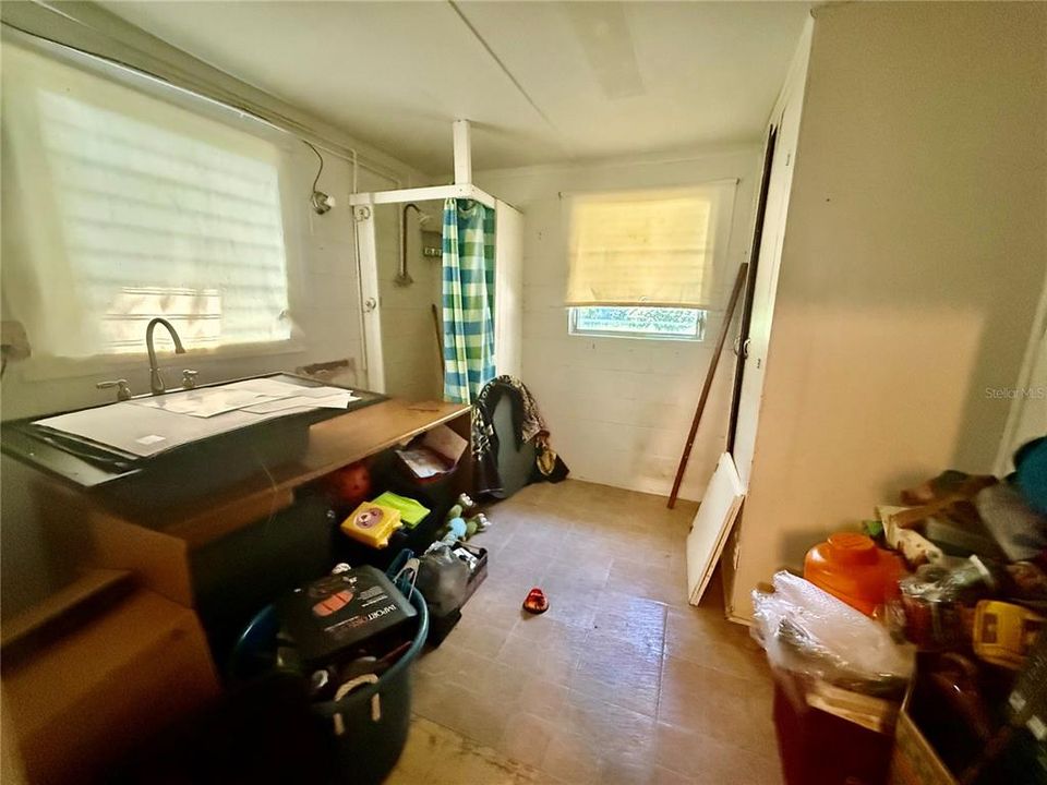For Sale: $219,900 (2 beds, 1 baths, 960 Square Feet)
