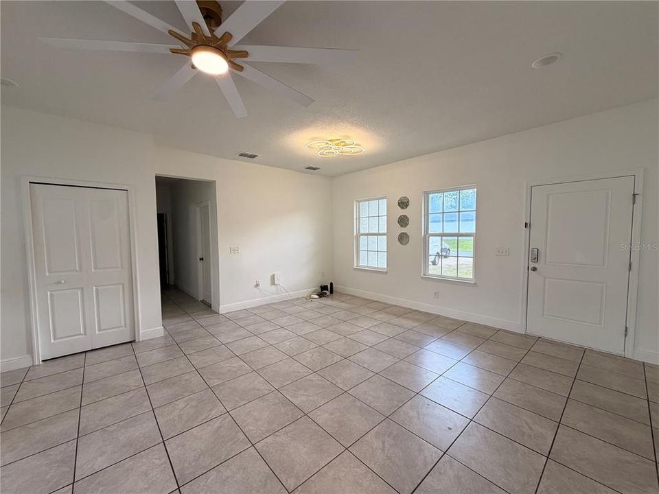 For Rent: $2,200 (4 beds, 2 baths, 1578 Square Feet)