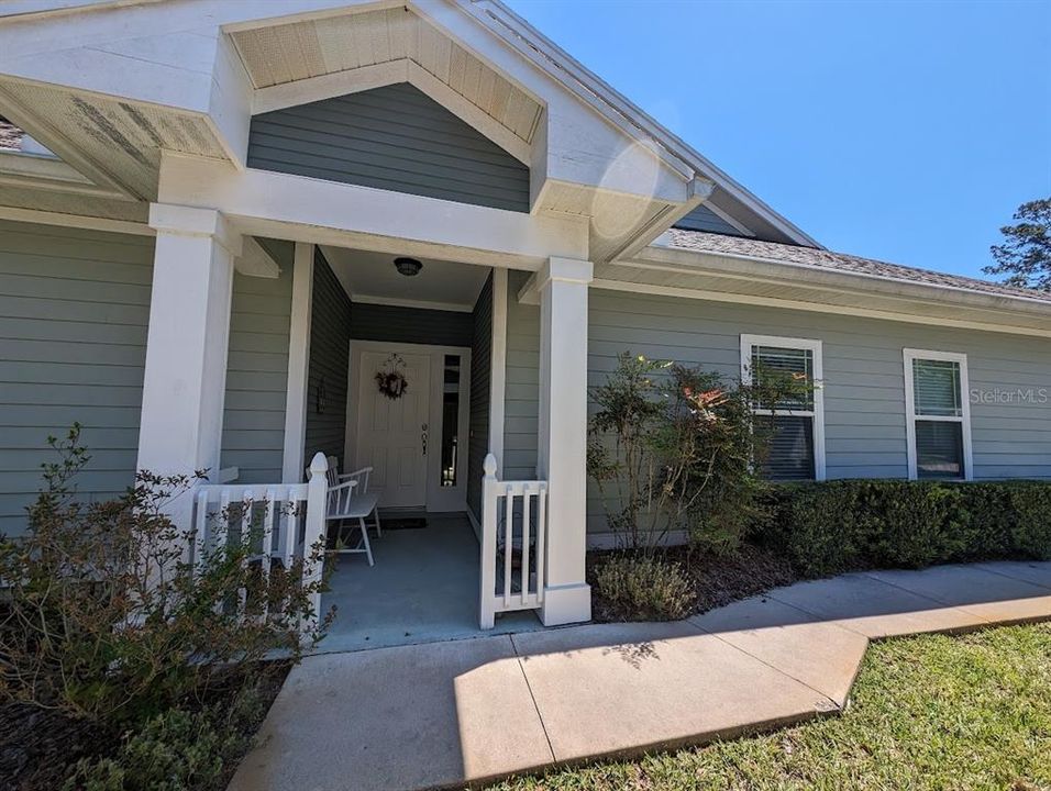 For Rent: $2,300 (3 beds, 2 baths, 1701 Square Feet)