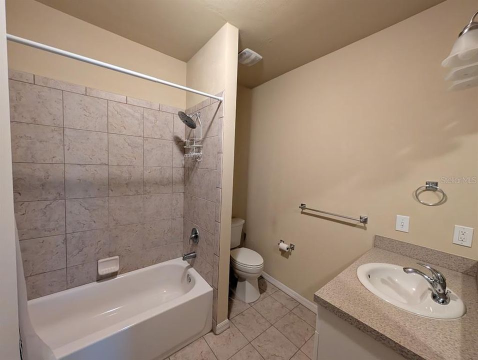 For Rent: $2,300 (3 beds, 2 baths, 1701 Square Feet)