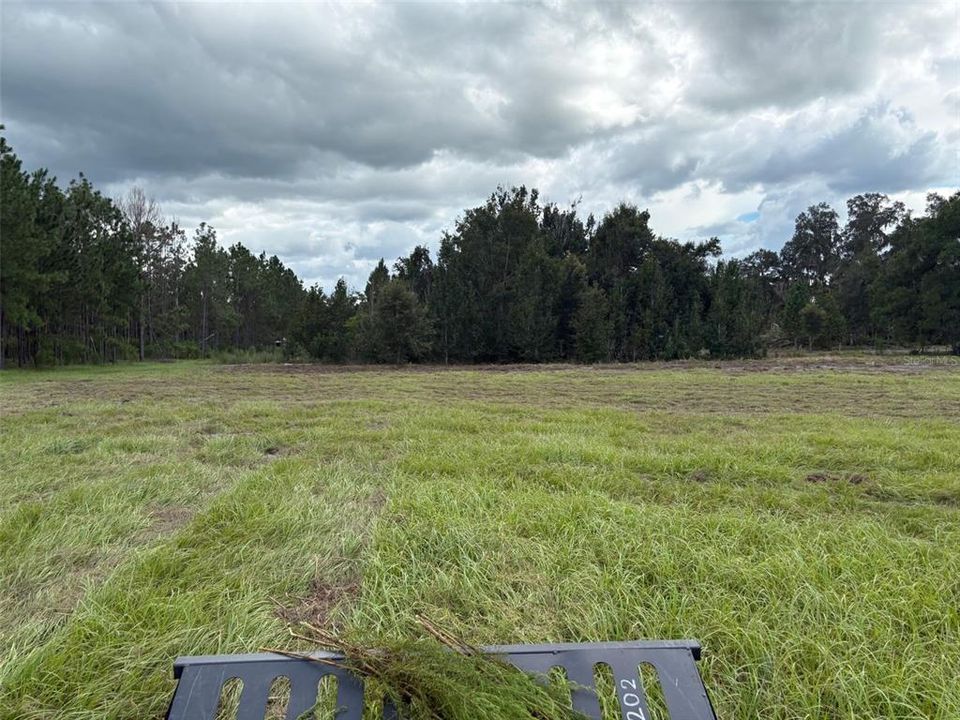 На продажу: $889,000 (11.20 acres)