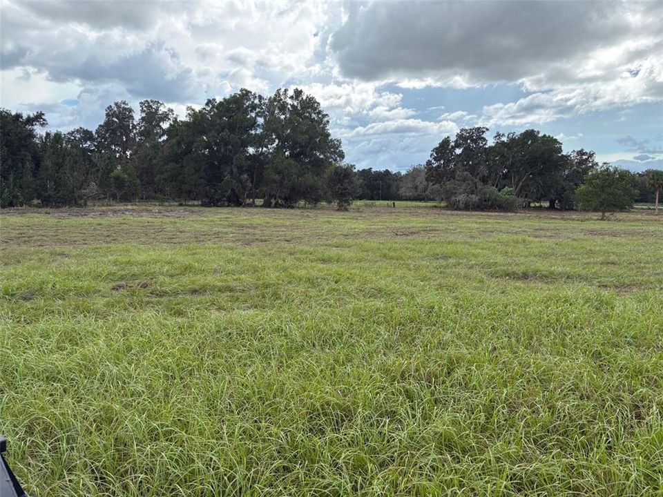 На продажу: $889,000 (11.20 acres)