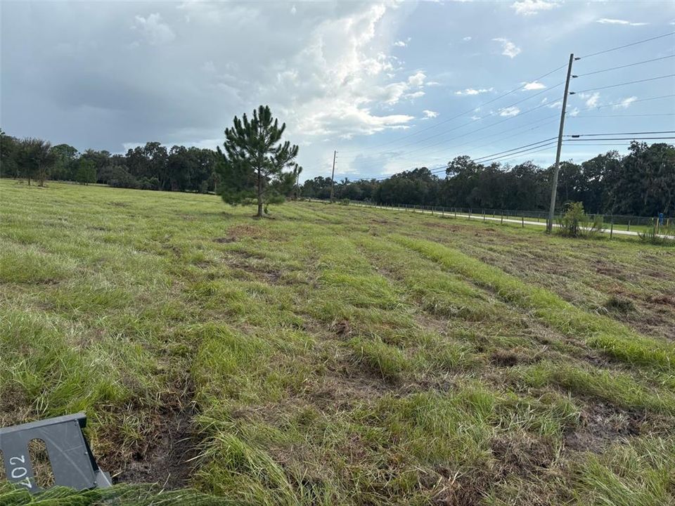 На продажу: $889,000 (11.20 acres)