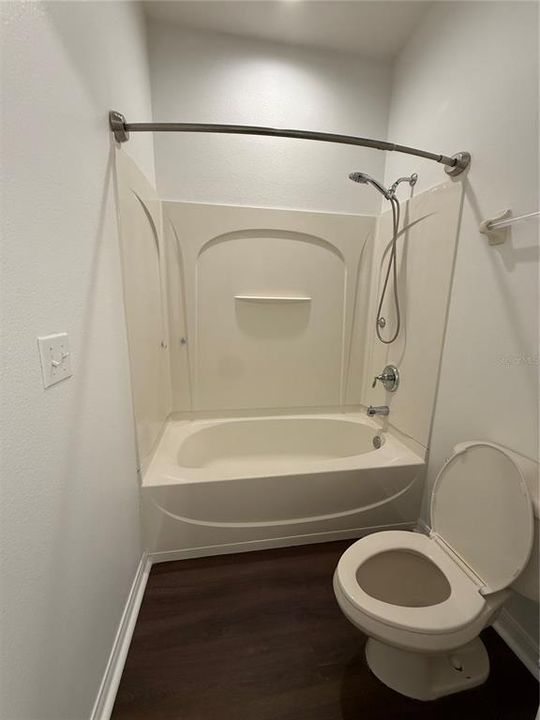 В аренду: $2,500 (4 спален, 2 ванн, 1710 Квадратных фут)