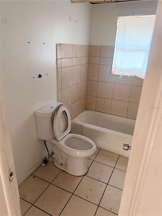 For Sale: $159,000 (2 beds, 1 baths, 958 Square Feet)