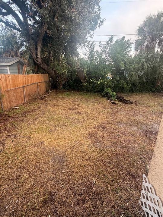 For Sale: $159,000 (2 beds, 1 baths, 958 Square Feet)