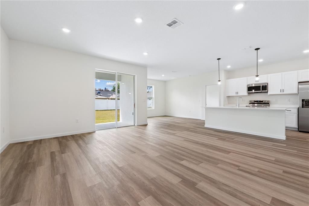 For Sale: $394,900 (4 beds, 2 baths, 1873 Square Feet)