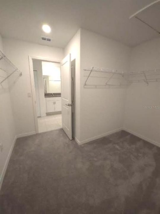 For Rent: $2,900 (6 beds, 3 baths, 3092 Square Feet)