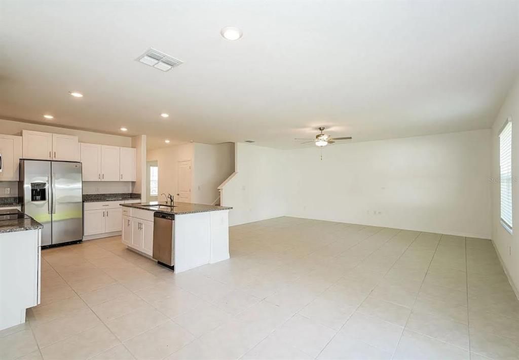 For Rent: $2,900 (6 beds, 3 baths, 3092 Square Feet)
