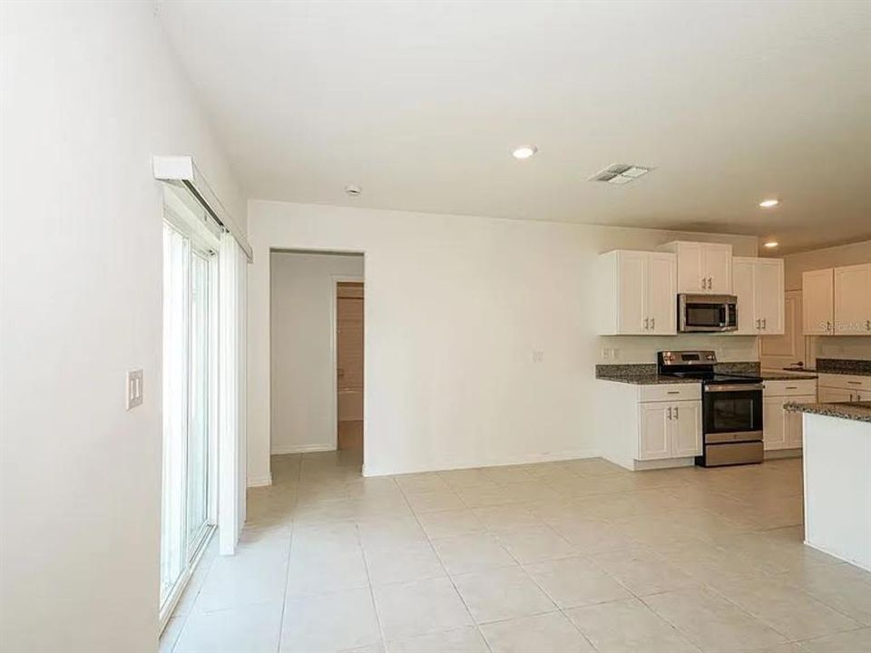 For Rent: $2,900 (6 beds, 3 baths, 3092 Square Feet)