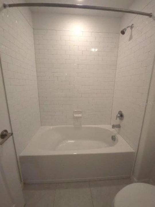 For Rent: $2,900 (6 beds, 3 baths, 3092 Square Feet)